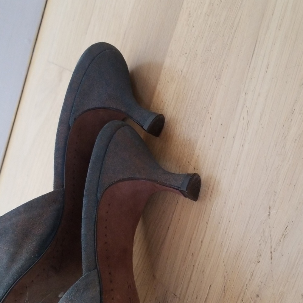 Shoes - Picture 3 of 5